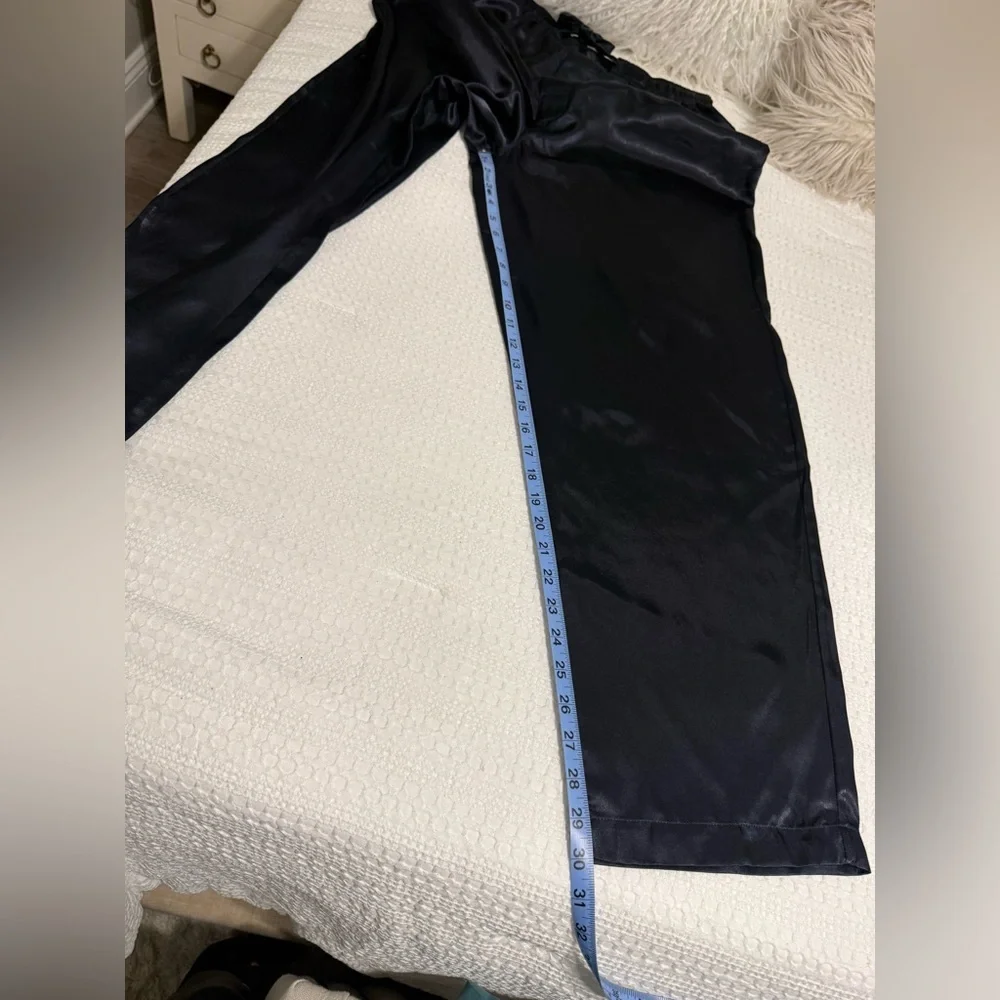 Roundtree & Yorke Charcoal Sleepwear - Picture 4 of 14
